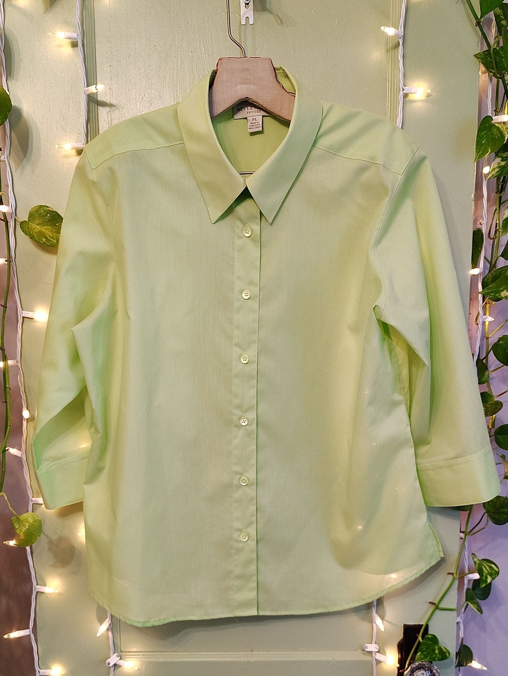Women's Appleseed's Petite Lime Green Semi Sleeve Button Up L